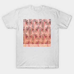 Wavy pattern in warm tones T-Shirt